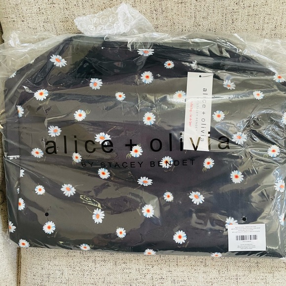 Alice + Olivia duffle daisy bag - Picture 5 of 6
